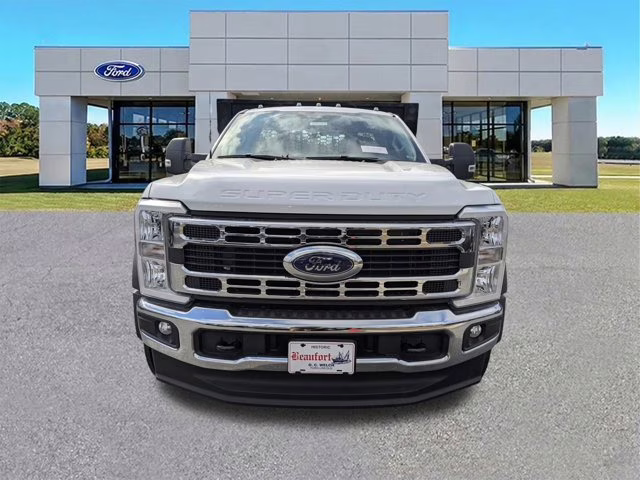 2025 Oxford White Ford Super Duty F-450 DRW XL RWD Truck