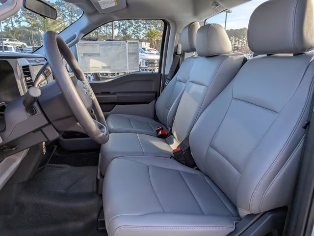 2025 Oxford White Ford Super Duty F-450 DRW XL RWD Truck