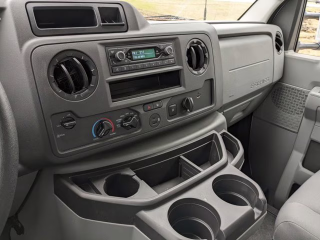 2024 Oxford White Ford E-Series Cutaway RWD Specialty