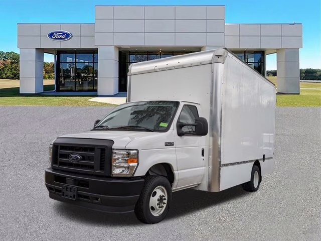 2024 Oxford White Ford E-Series Cutaway RWD Specialty