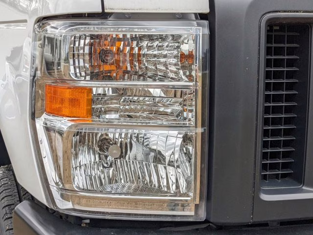 2024 Oxford White Ford E-Series Cutaway RWD Specialty