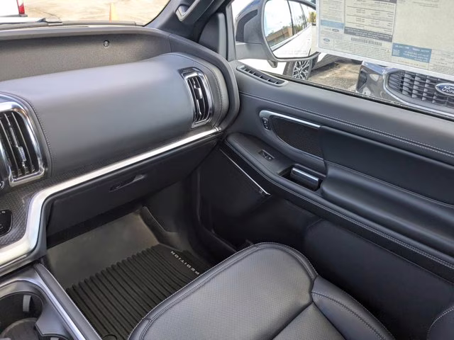 2025 Oxford White Ford Expedition Max Platinum 4X4 SUV