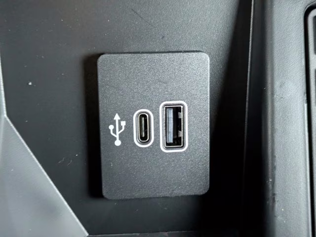 2025 White Metallic Ford F-150 Lightning Platinum AWD Truck