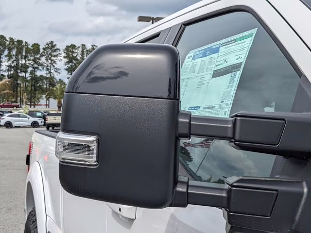 2024 Oxford White Ford Super Duty F-250 SRW LARIAT 4X4 Truck