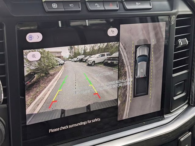 2024 Oxford White Ford Super Duty F-250 SRW LARIAT 4X4 Truck