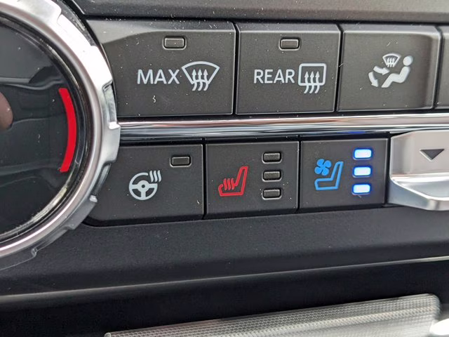 2024 Oxford White Ford Super Duty F-250 SRW LARIAT 4X4 Truck