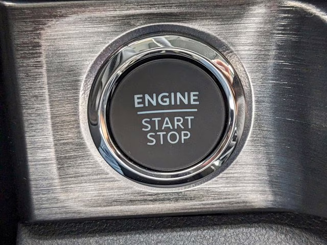 2024 Oxford White Ford Super Duty F-250 SRW LARIAT 4X4 Truck