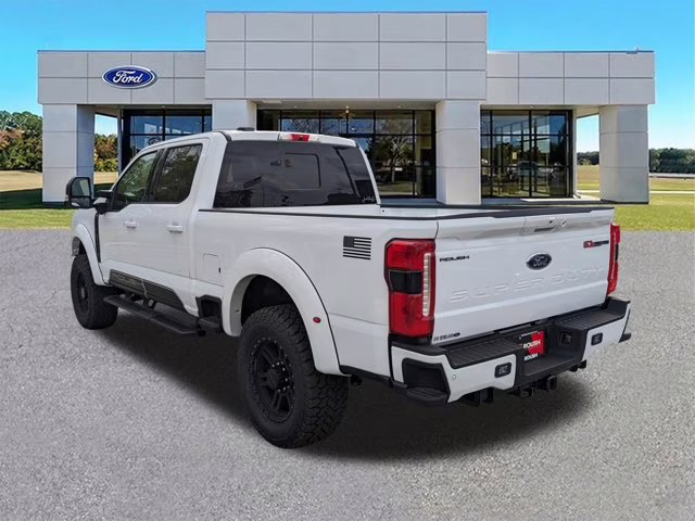 2024 Oxford White Ford Super Duty F-250 SRW LARIAT 4X4 Truck