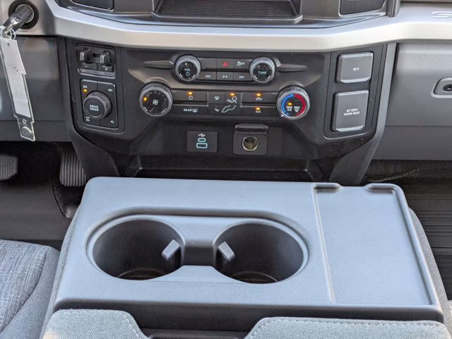 2026 Avalanche Ford Super Duty F-250 SRW XLT 4X4 Truck