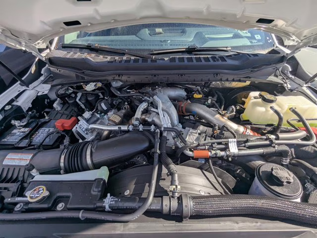 2026 Oxford White Ford Super Duty F-350 SRW LARIAT 4X4 Truck