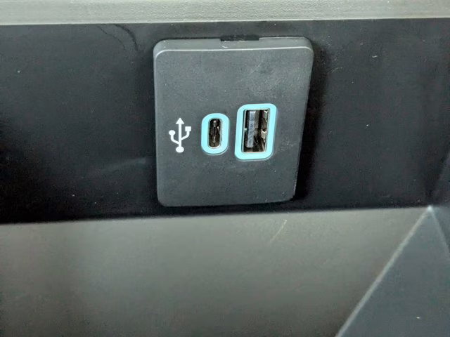 2026 Oxford White Ford Super Duty F-350 SRW LARIAT 4X4 Truck