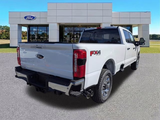 2026 Oxford White Ford Super Duty F-350 SRW LARIAT 4X4 Truck