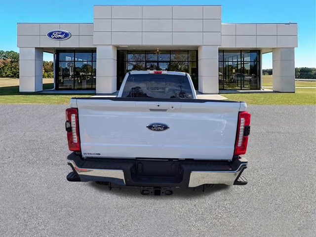 2026 Oxford White Ford Super Duty F-350 SRW LARIAT 4X4 Truck