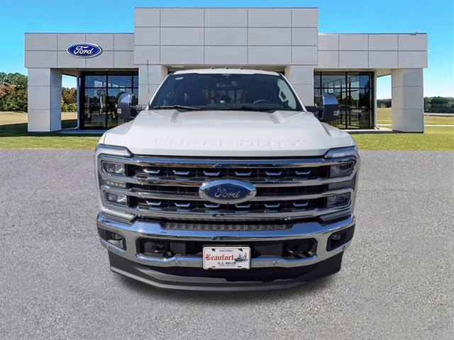 2026 Oxford White Ford Super Duty F-350 SRW LARIAT 4X4 Truck