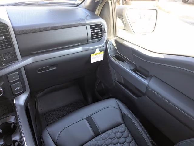 2025 Oxford White Ford F-150 XLT 4X4 Truck