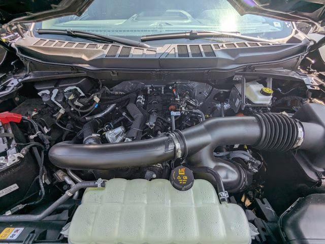 2025 Gray Metallic Ford F-150 LARIAT 4X4 Truck