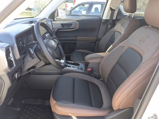 2025 Oxford White Ford Bronco Sport Outer Banks 4X4 SUV