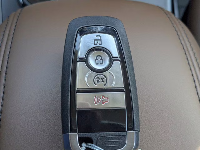 2025 Oxford White Ford Bronco Sport Outer Banks 4X4 SUV