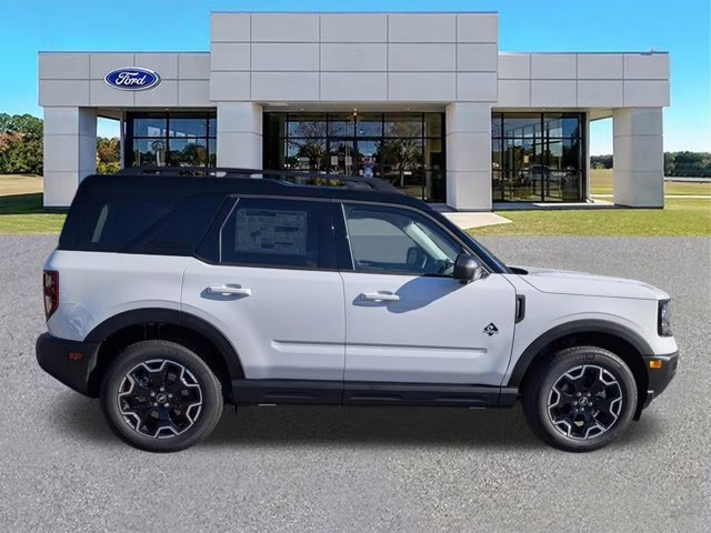 2025 Oxford White Ford Bronco Sport Outer Banks 4X4 SUV