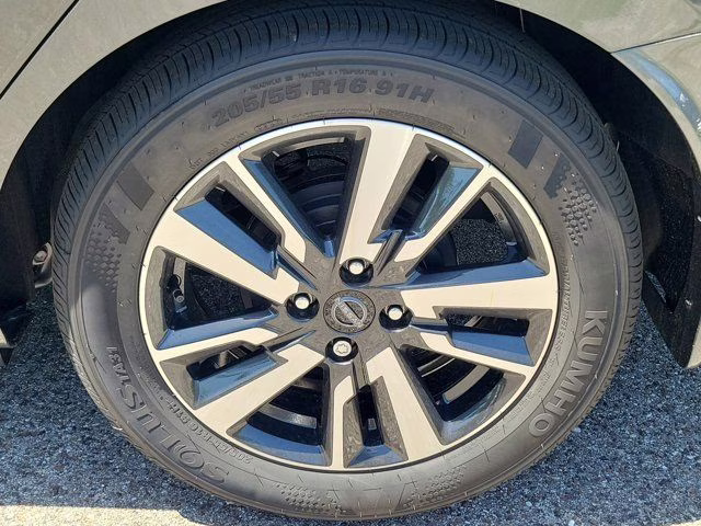 2025 Gun Metallic Nissan Versa 1.6 SV FWD Sedan