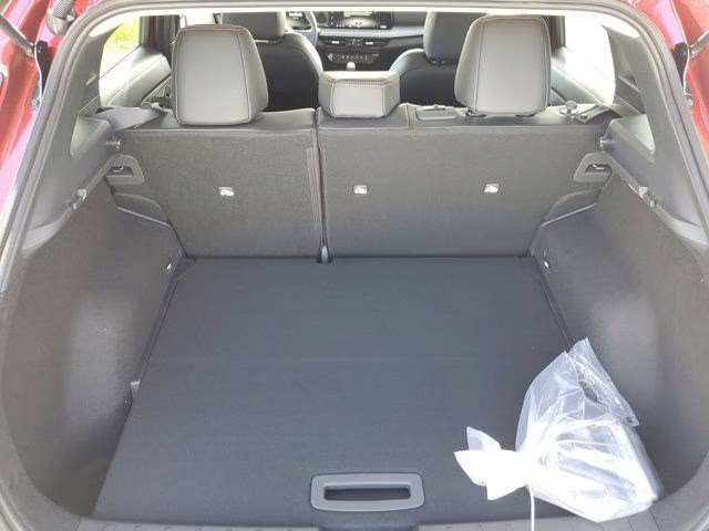 2026 Scarlet Nissan Kicks SR FWD SUV