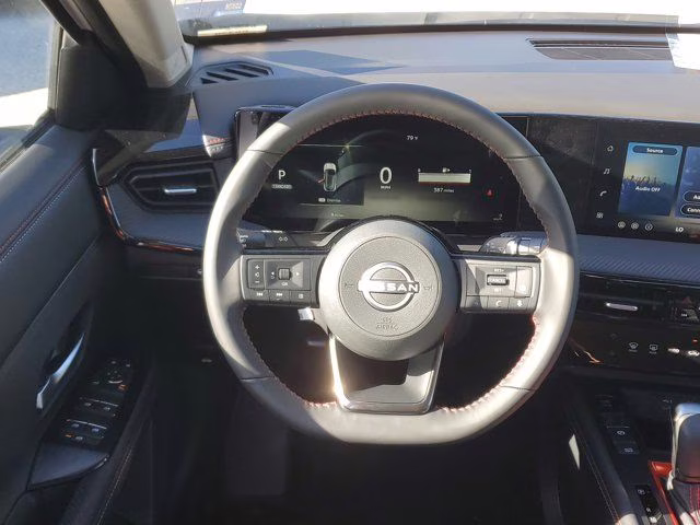 2026 Aspen White Tricoat Nissan Kicks SR FWD SUV