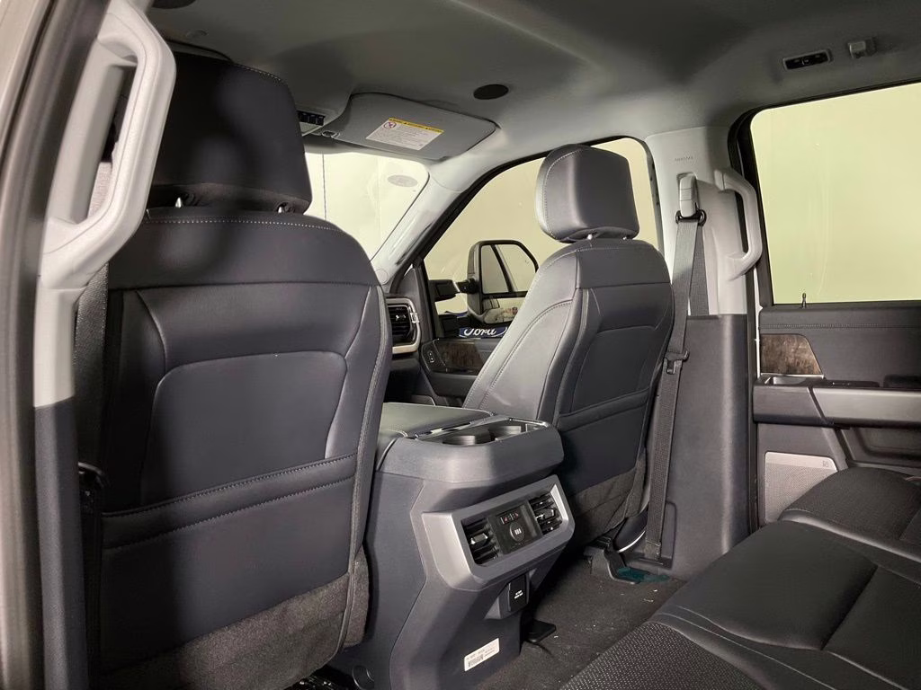 2026 Avalanche Ford Super Duty F-250 SRW Lariat 4X4 Truck