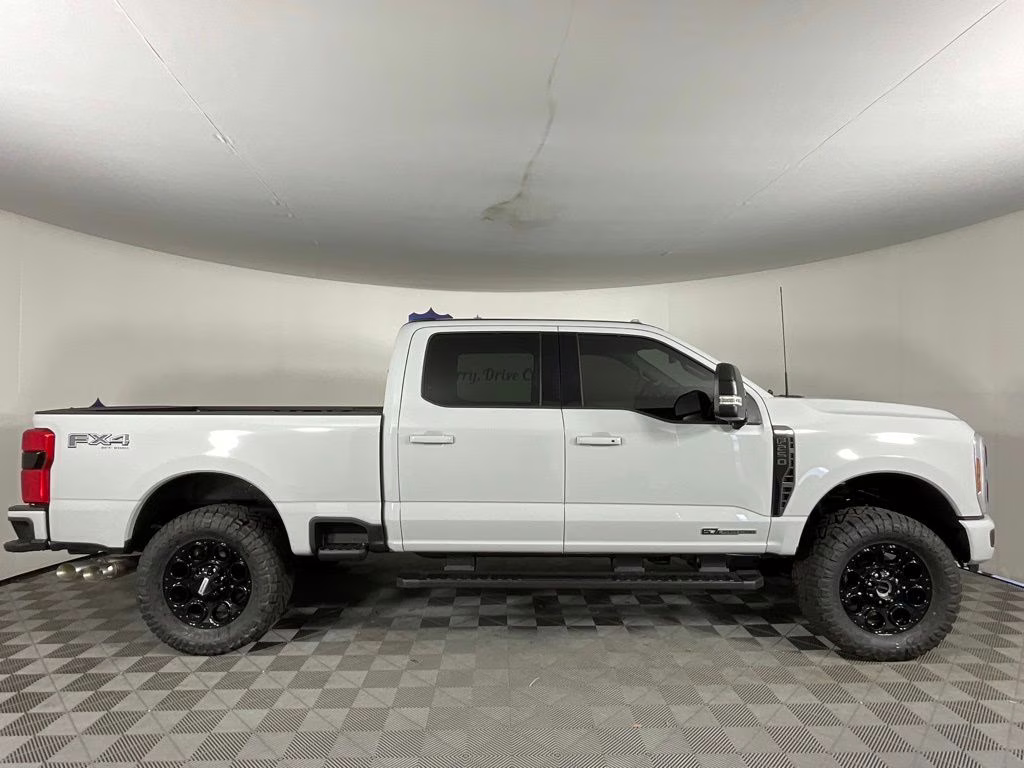 2026 Avalanche Ford Super Duty F-250 SRW Lariat 4X4 Truck
