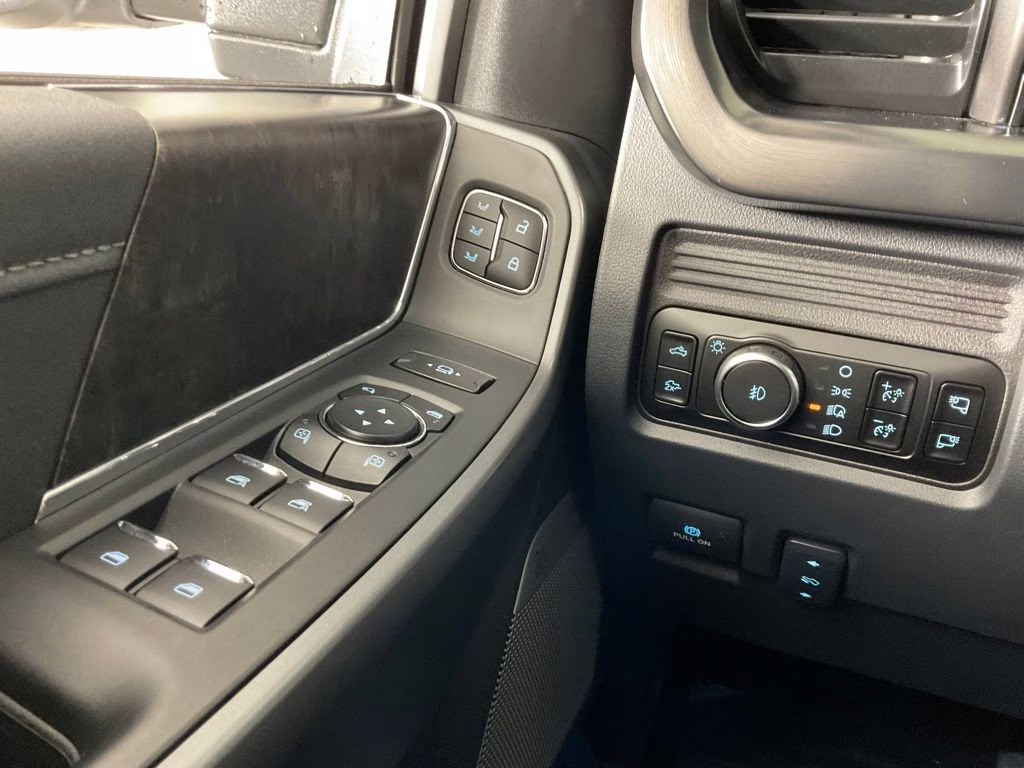 2026 Avalanche Ford Super Duty F-250 SRW Lariat 4X4 Truck