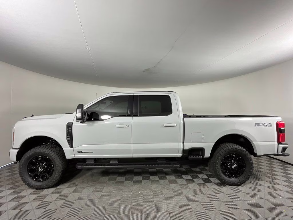 2026 Avalanche Ford Super Duty F-250 SRW Lariat 4X4 Truck