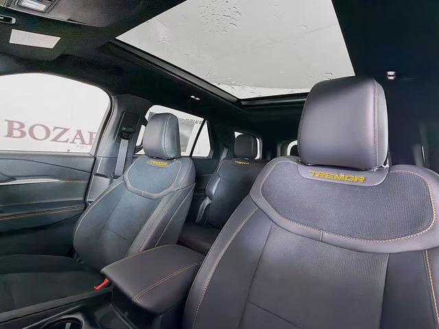 2026 Star White Metallic Tri-Coat Ford Explorer Tremor 4X4 SUV