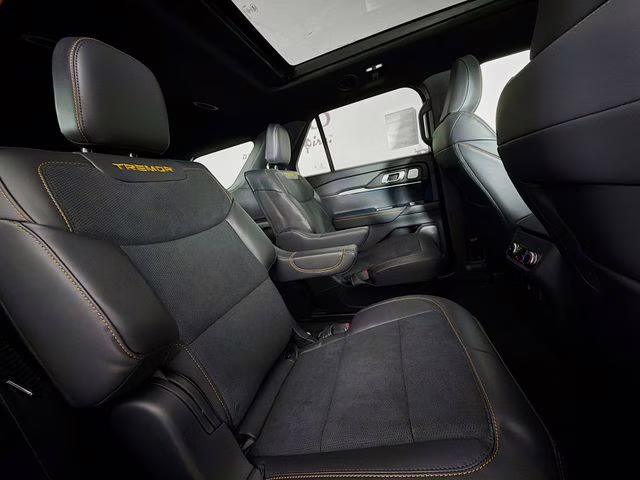 2026 Star White Metallic Tri-Coat Ford Explorer Tremor 4X4 SUV