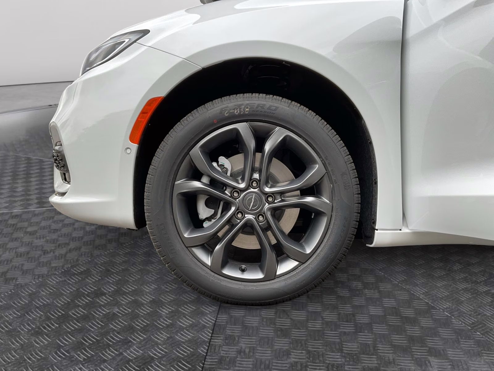 2026 Bright White Clearcoat Chrysler Pacifica Select AWD Van