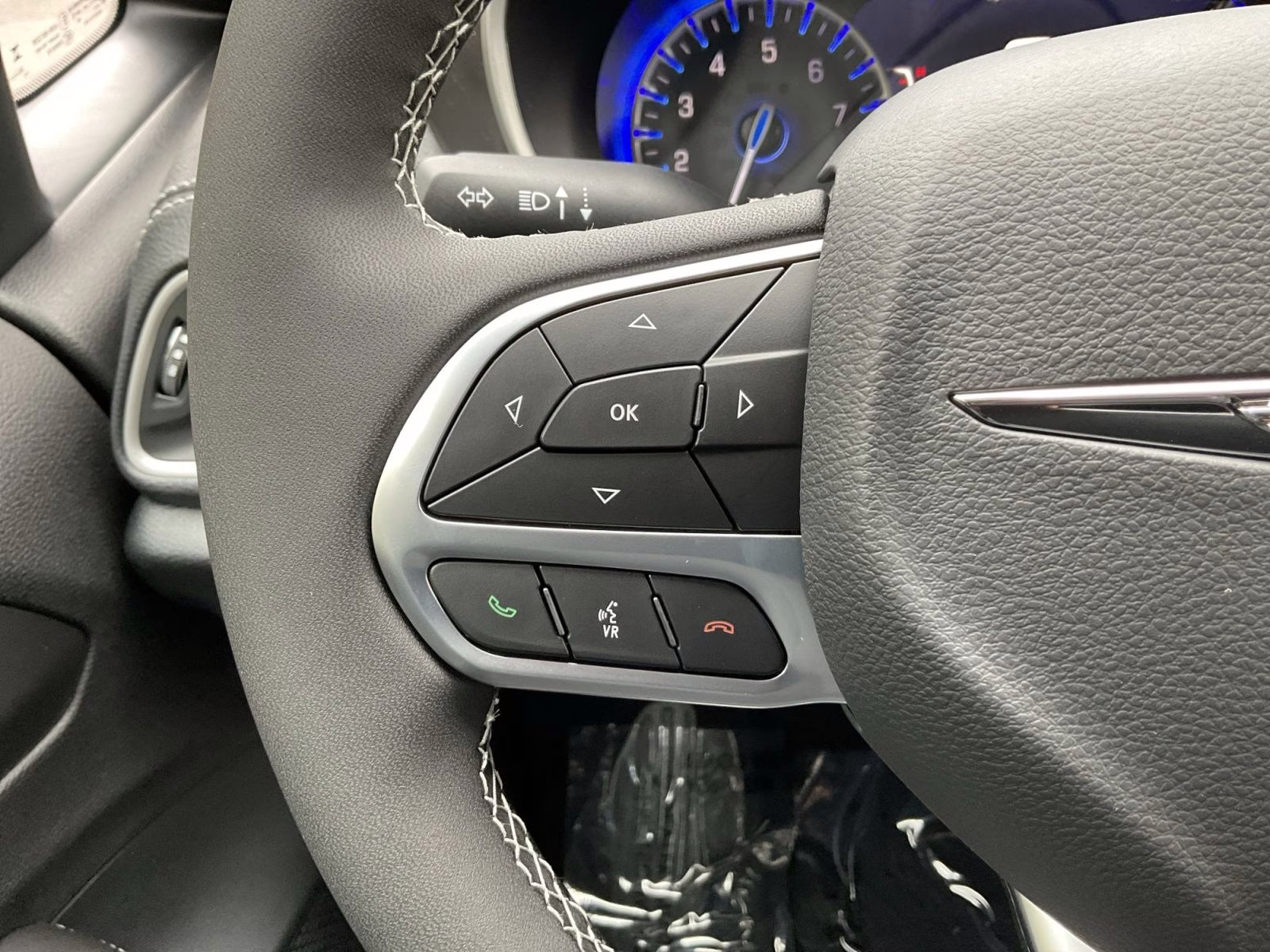 2026 Bright White Clearcoat Chrysler Pacifica Select AWD Van