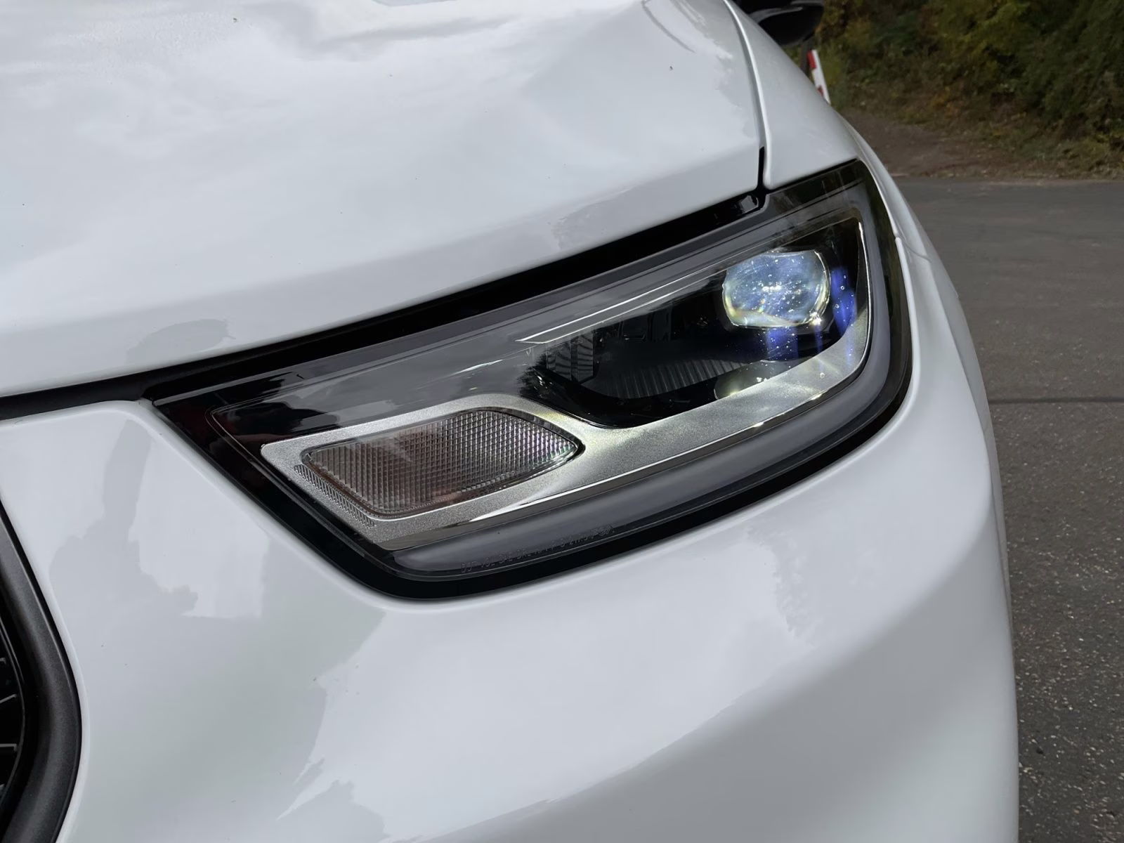 2026 Bright White Clearcoat Chrysler Pacifica Select AWD Van