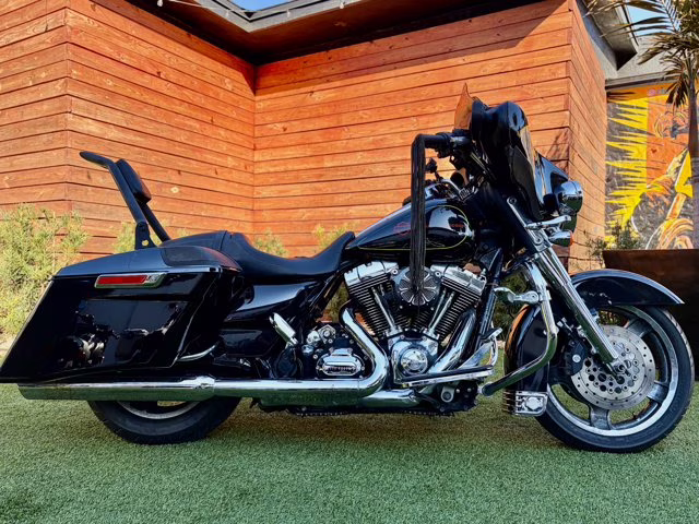 2011 Black Harley Davidson Street Glide