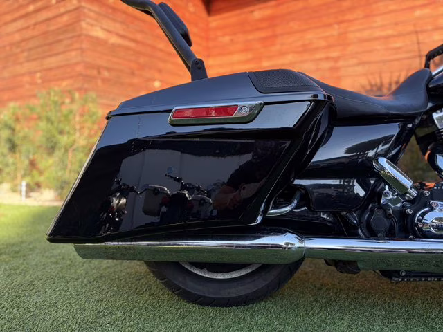 2011 Black Harley Davidson Street Glide