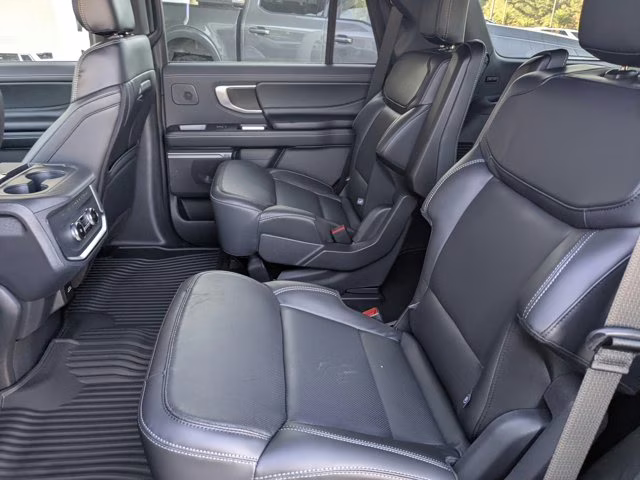 2025 Gray Metallic Ford Expedition Platinum 4X4 SUV
