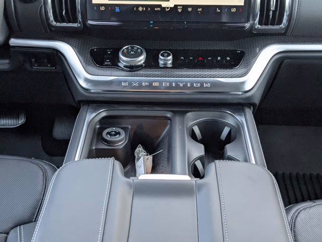 2025 Gray Metallic Ford Expedition Platinum 4X4 SUV