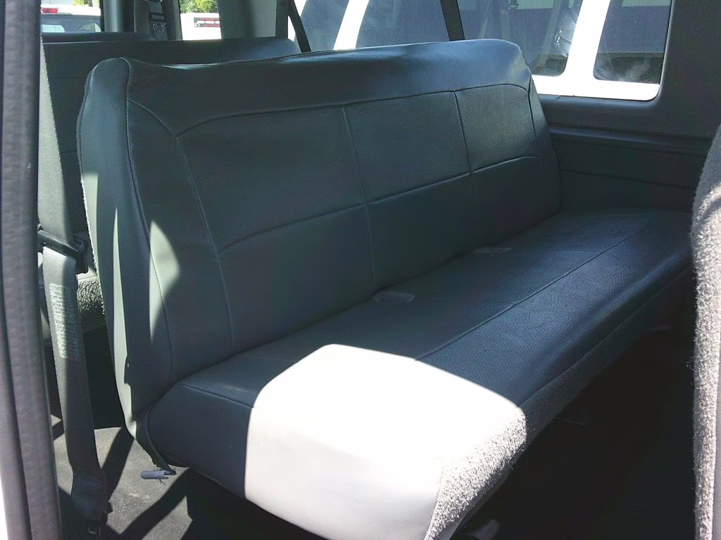 2006 WHITE Ford ECONOLINE E350 SUPER DUTY WAGON RWD Van