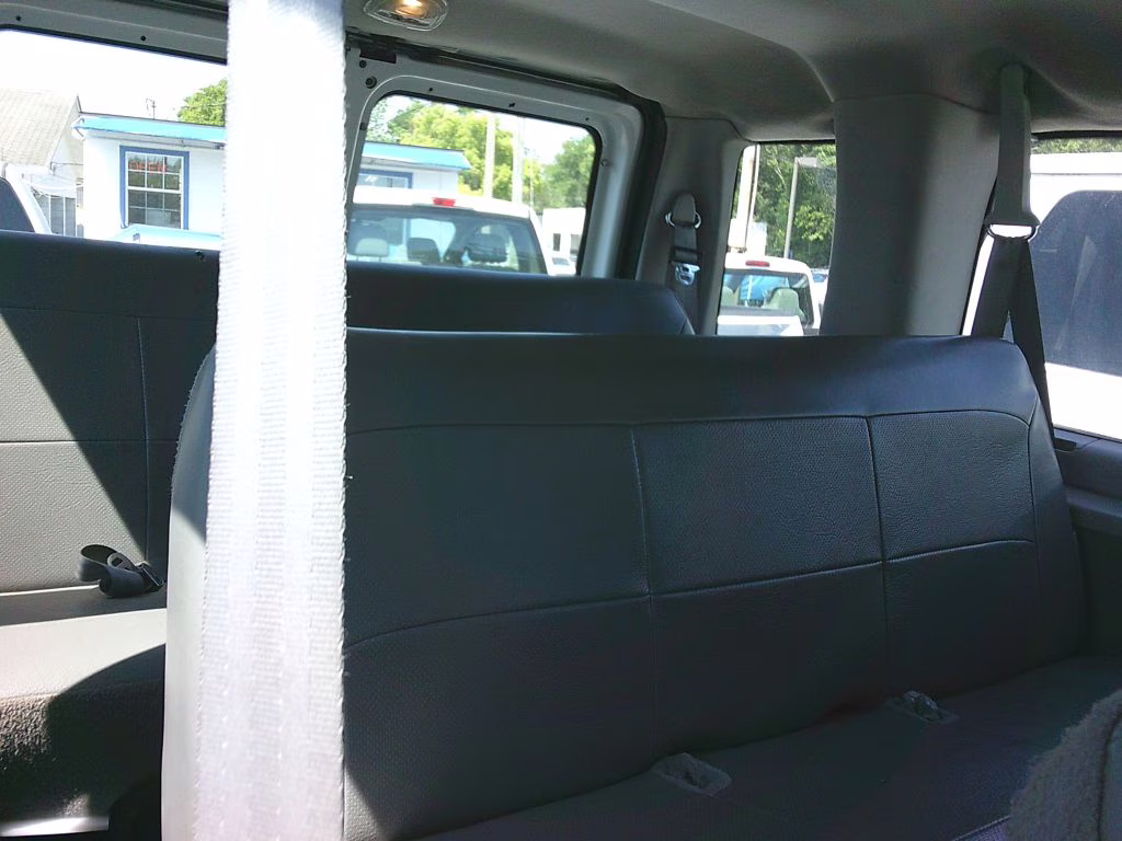 2006 WHITE Ford ECONOLINE E350 SUPER DUTY WAGON RWD Van