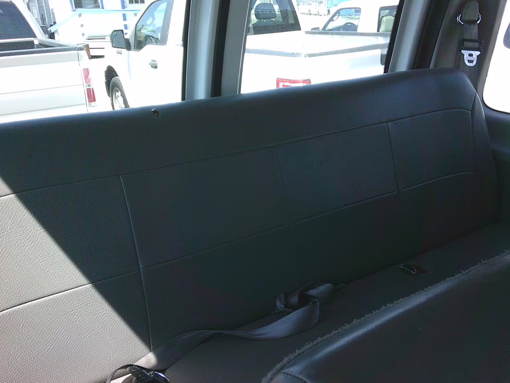 2006 WHITE Ford ECONOLINE E350 SUPER DUTY WAGON RWD Van