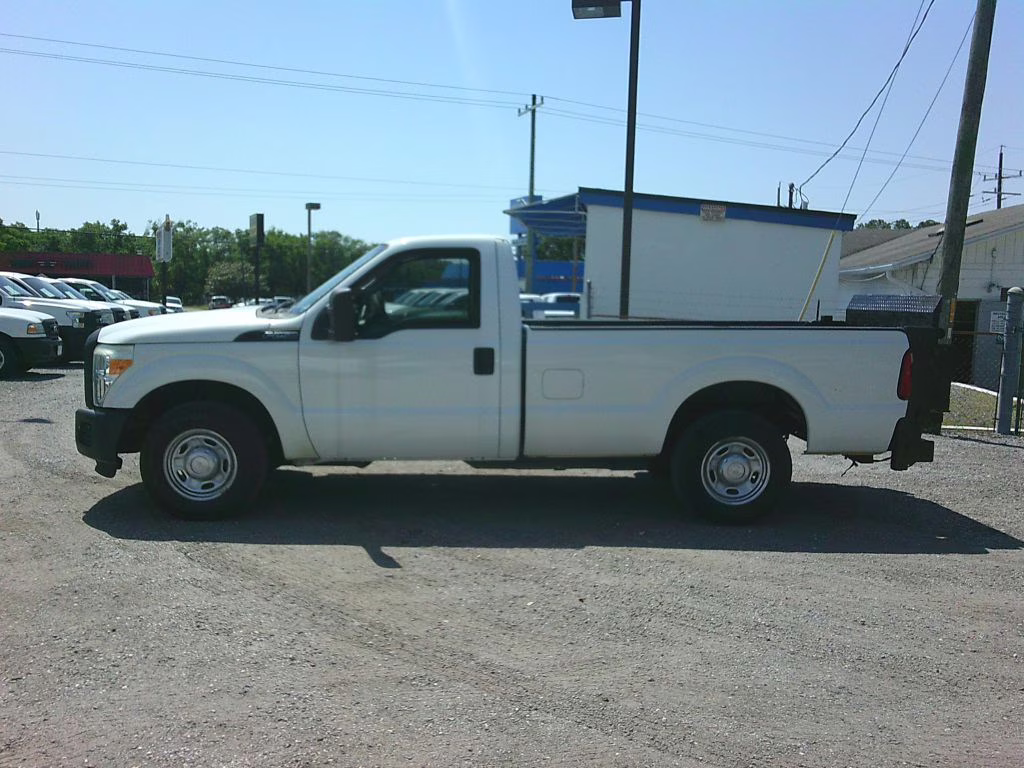 2012 WHITE Ford F250 SUPER DUTY RWD Truck