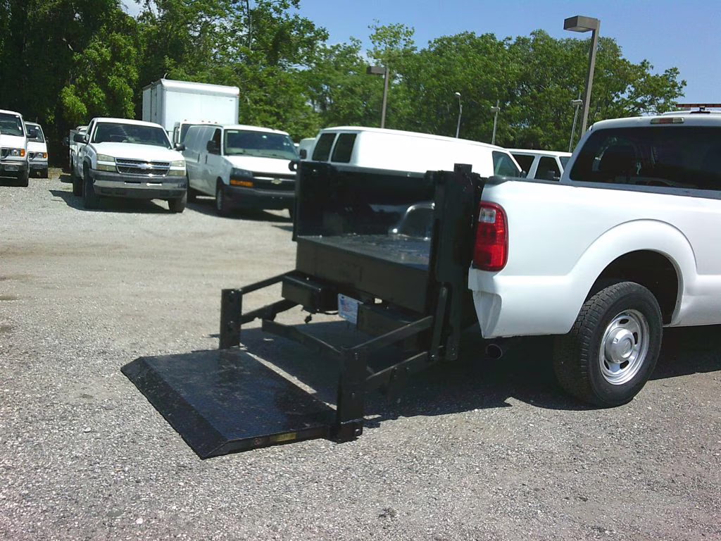2012 WHITE Ford F250 SUPER DUTY RWD Truck