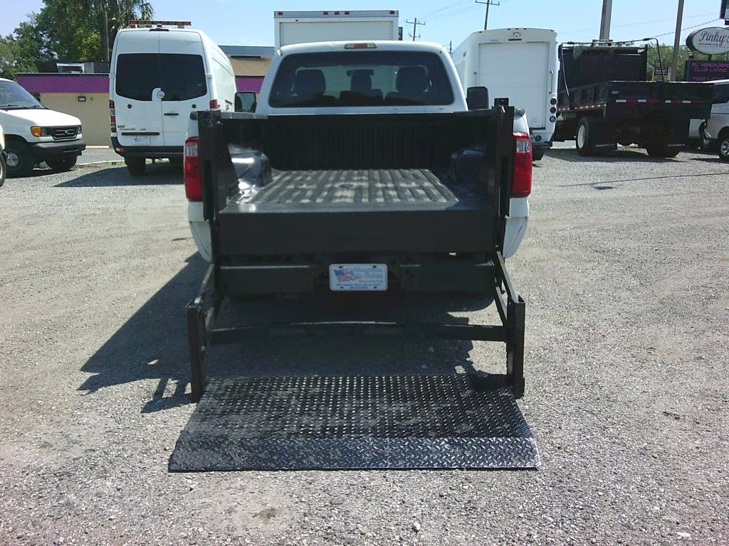 2012 WHITE Ford F250 SUPER DUTY RWD Truck