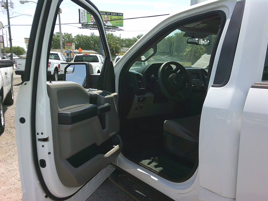 2015 WHITE Ford F-150 RWD Truck