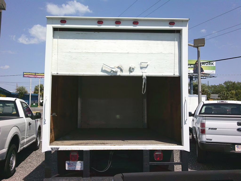 2007 WHITE Chevrolet EXPRESS G3500 RWD Van
