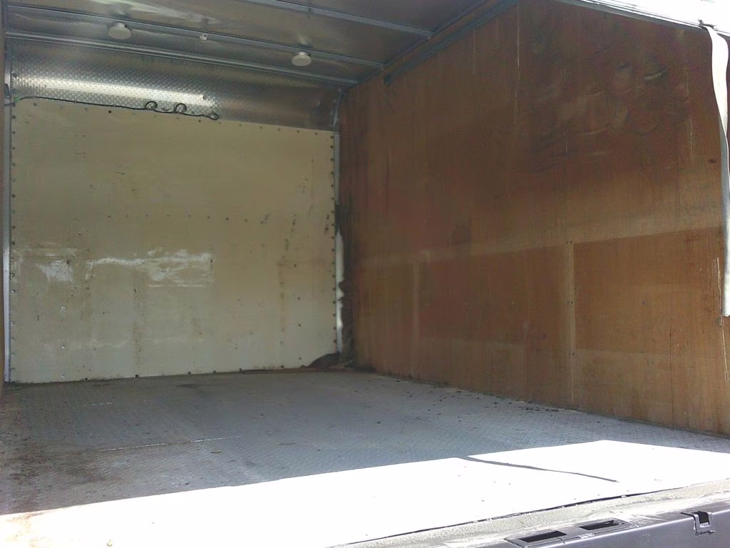 2007 WHITE Chevrolet EXPRESS G3500 RWD Mid-Size