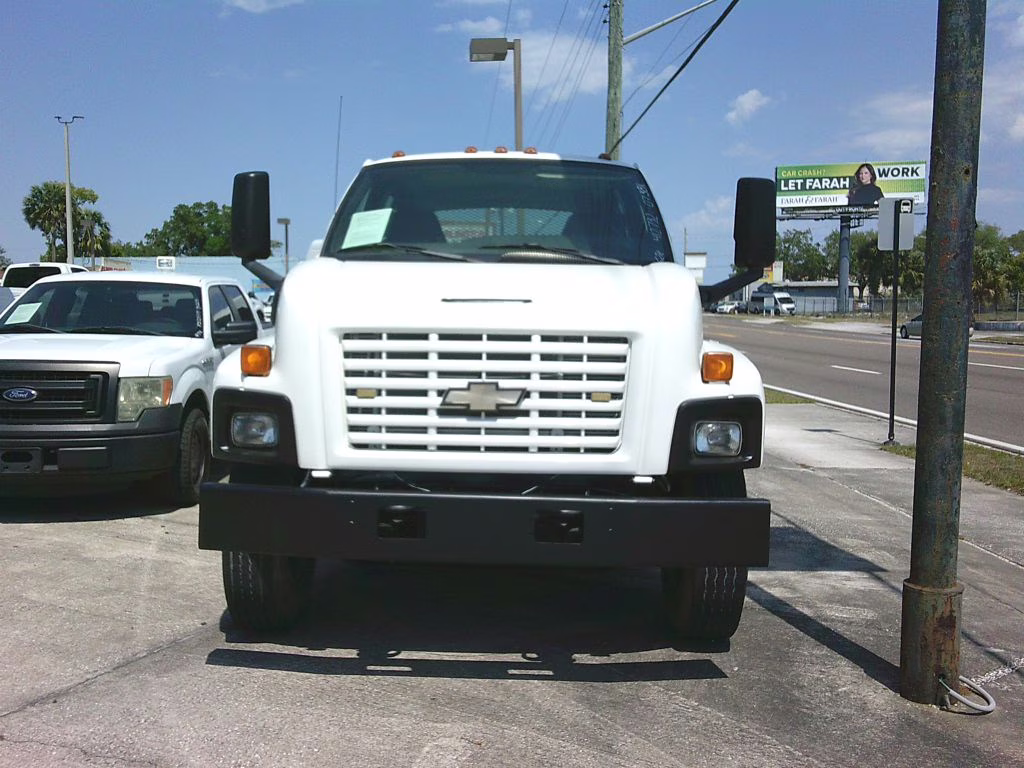 2007 WHITE Chevrolet C7500 C7E042 RWD Mid-Size
