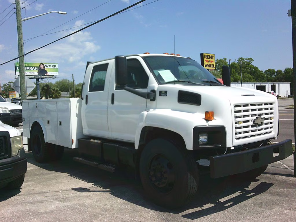 2007 WHITE Chevrolet C7500 C7E042 RWD Mid-Size